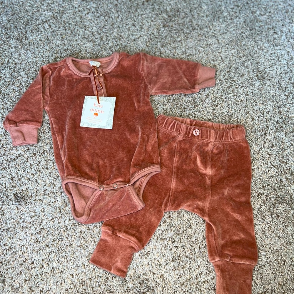 Kate Quinn set